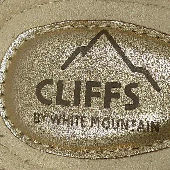 Cliffs White Mountain Camryn Metallic Gold Embellished Comfort Sandals Size 9.5 - Picture 5 of 11